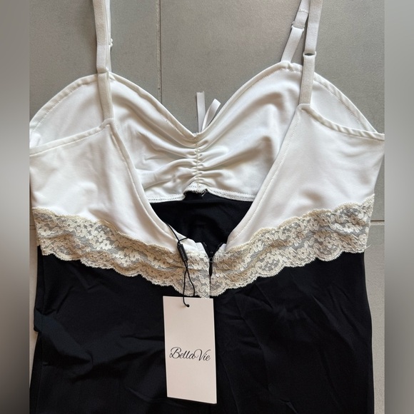 Elegant Black and White Women's Dress - Picture 7 of 8